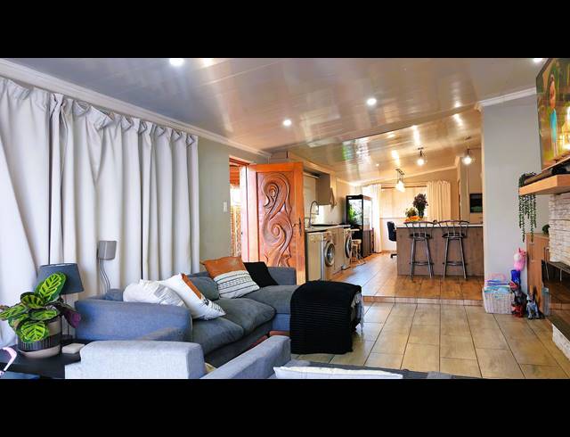 3 BEDROOM HOUSE FOR SALE IN SONLAND PARK
